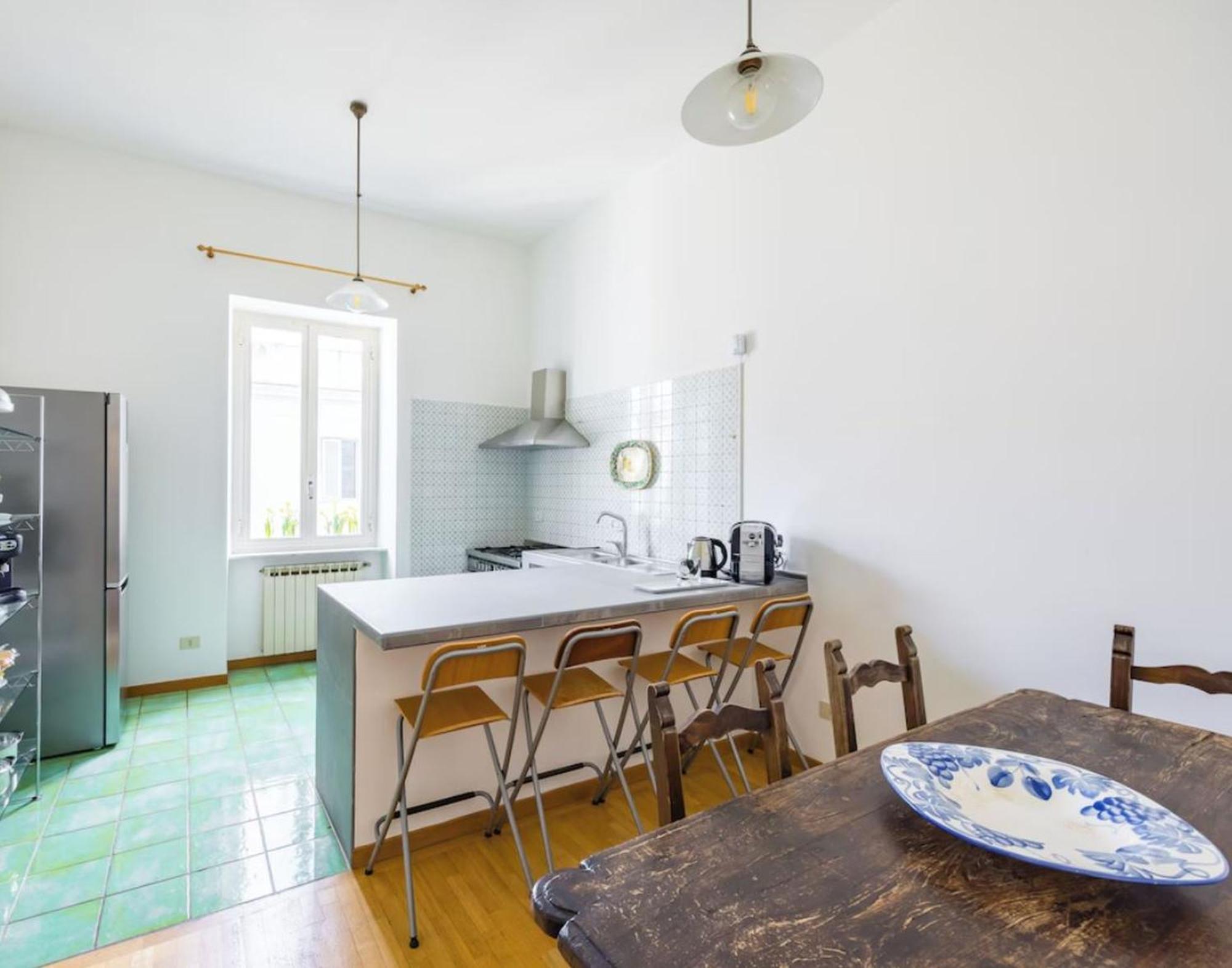 Central With 3 Bedrooms In Roma