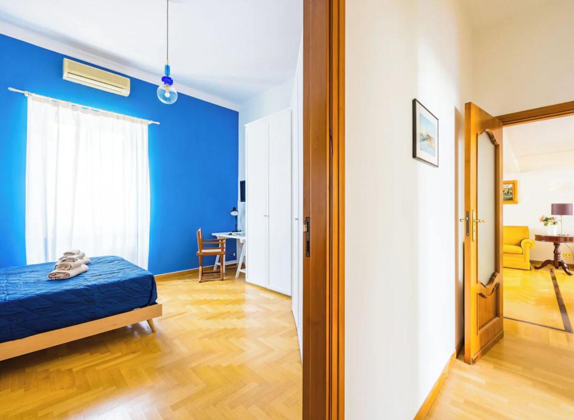 Central With 3 Bedrooms In Bed & Breakfast