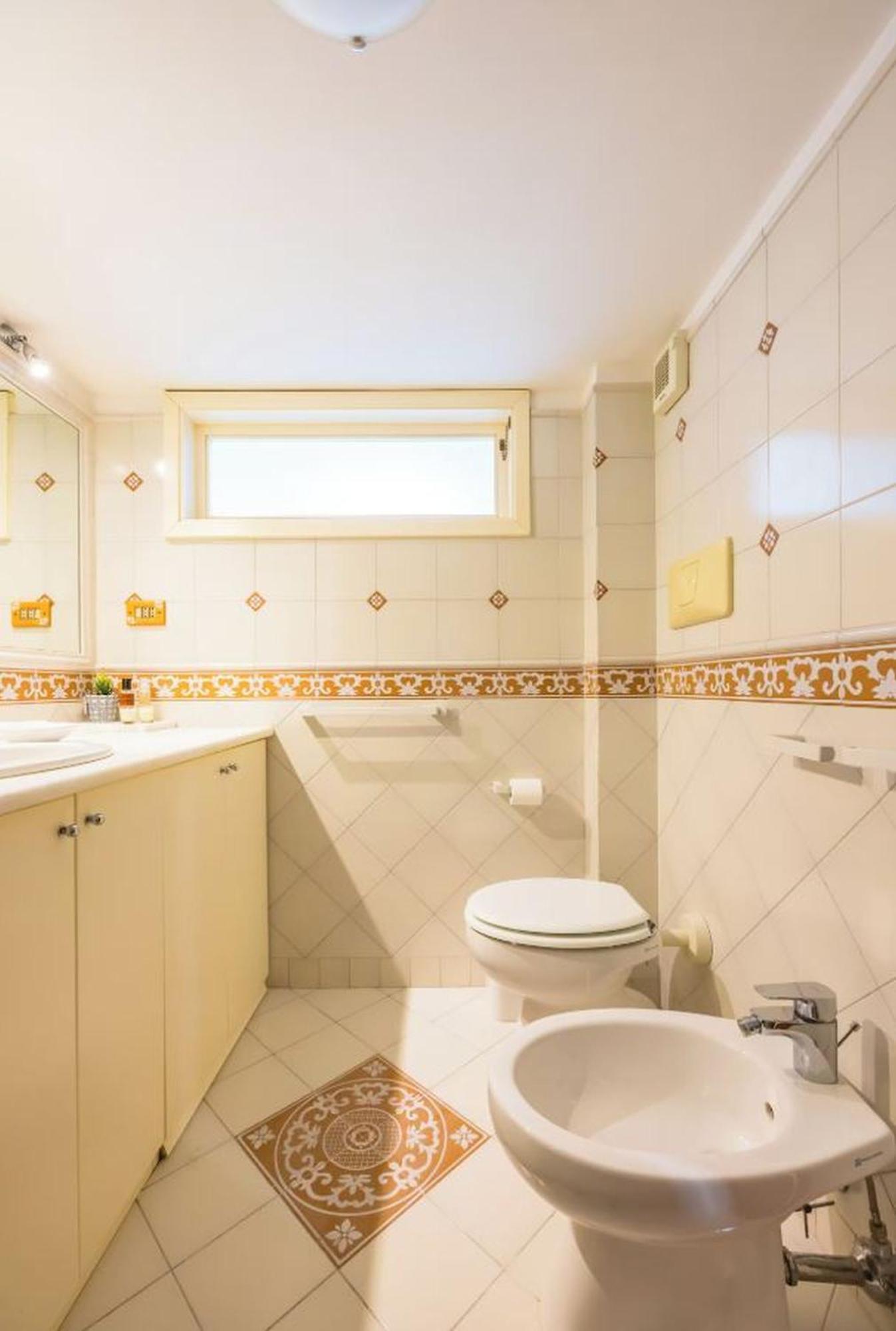 Central With 3 Bedrooms In *