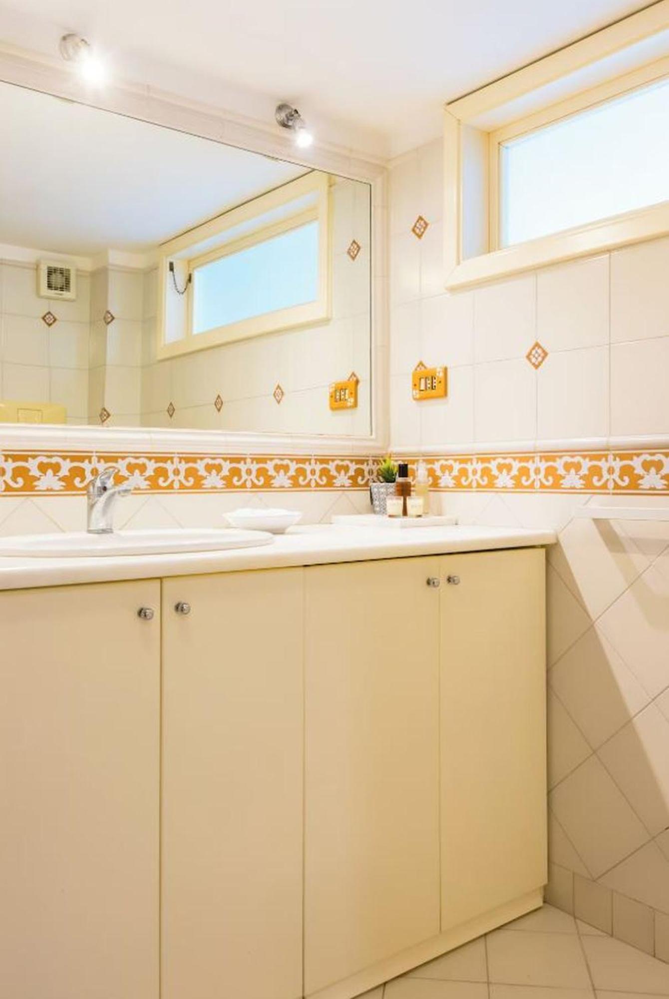 Bed & Breakfast Central With 3 Bedrooms In